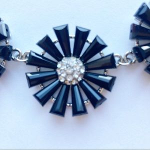 NEW Crystal Daisy Necklace
